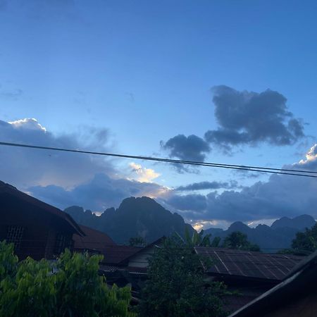 Outland Hostel Vang Vieng Exterior photo