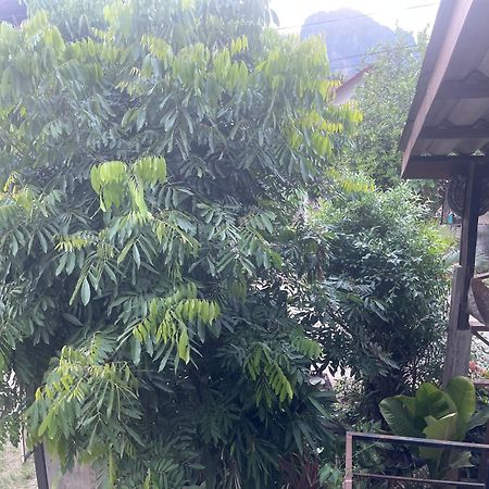 Outland Hostel Vang Vieng Exterior photo