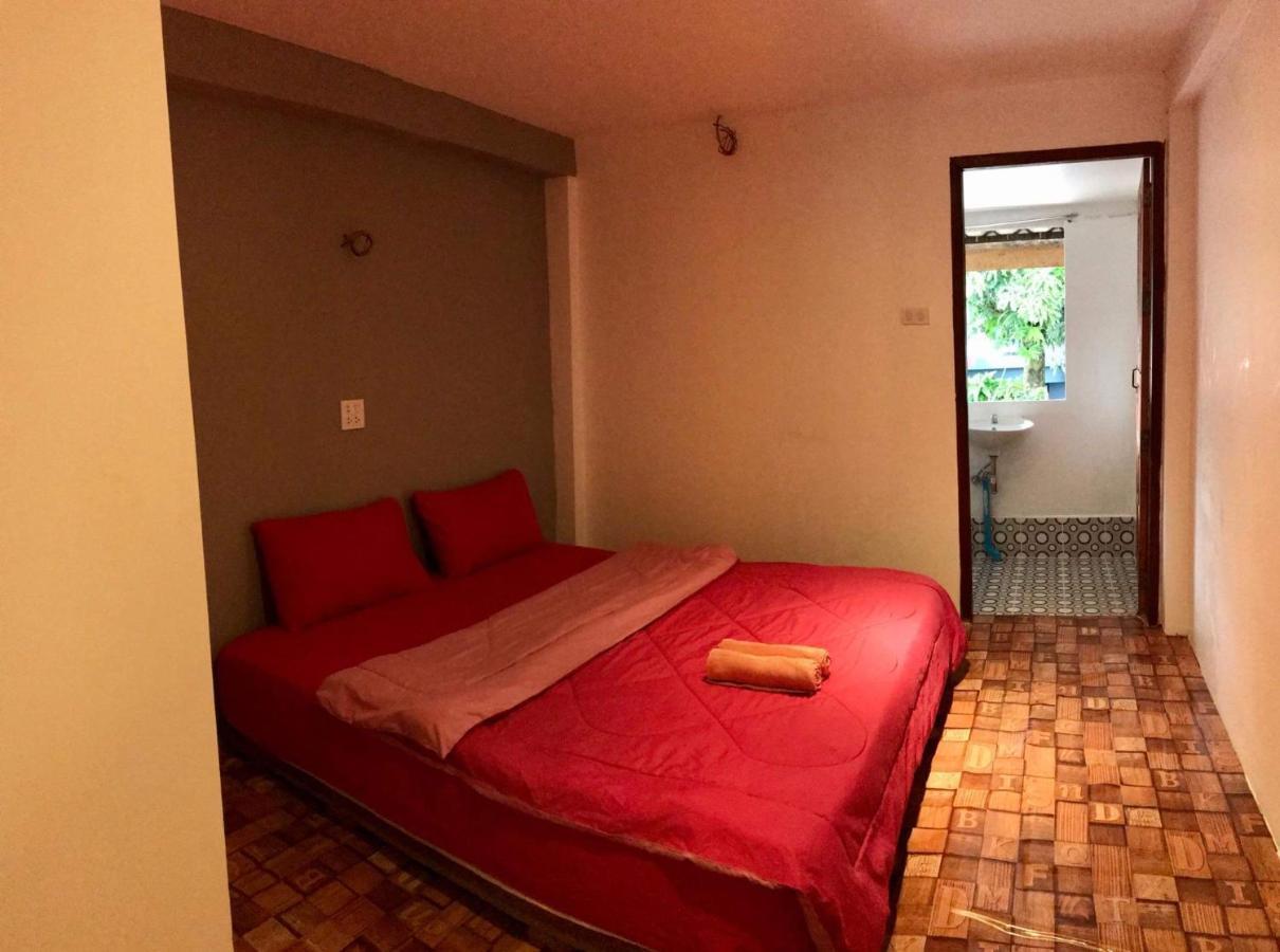 Outland Hostel Vang Vieng Room photo